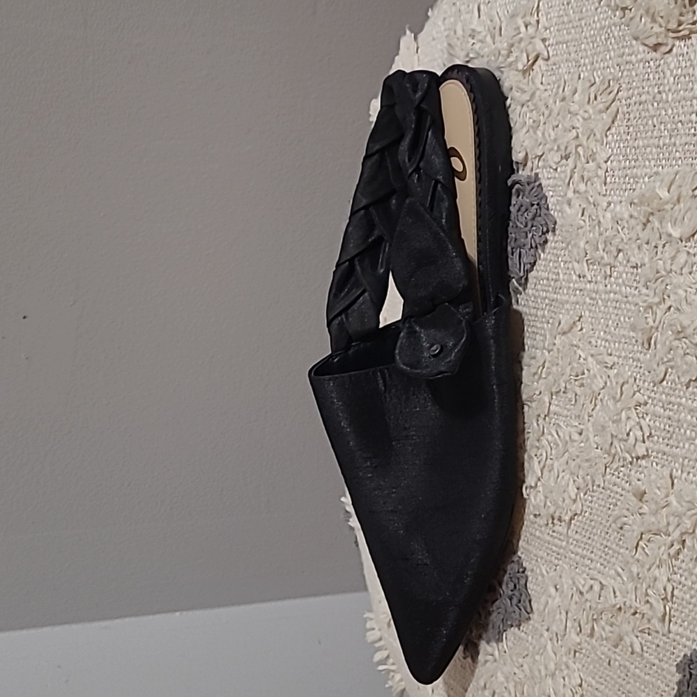 POINTED-TOE SLINGBACK IN ARMY GREEN LAMBSKIN